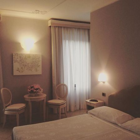 兰加因酒店 Cortemilia 外观 照片